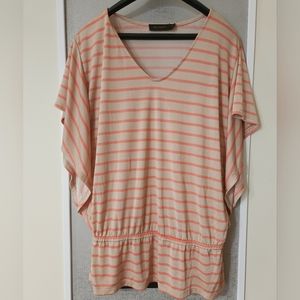 🤑2/$10 EUC Batwing Sleeved Blouse